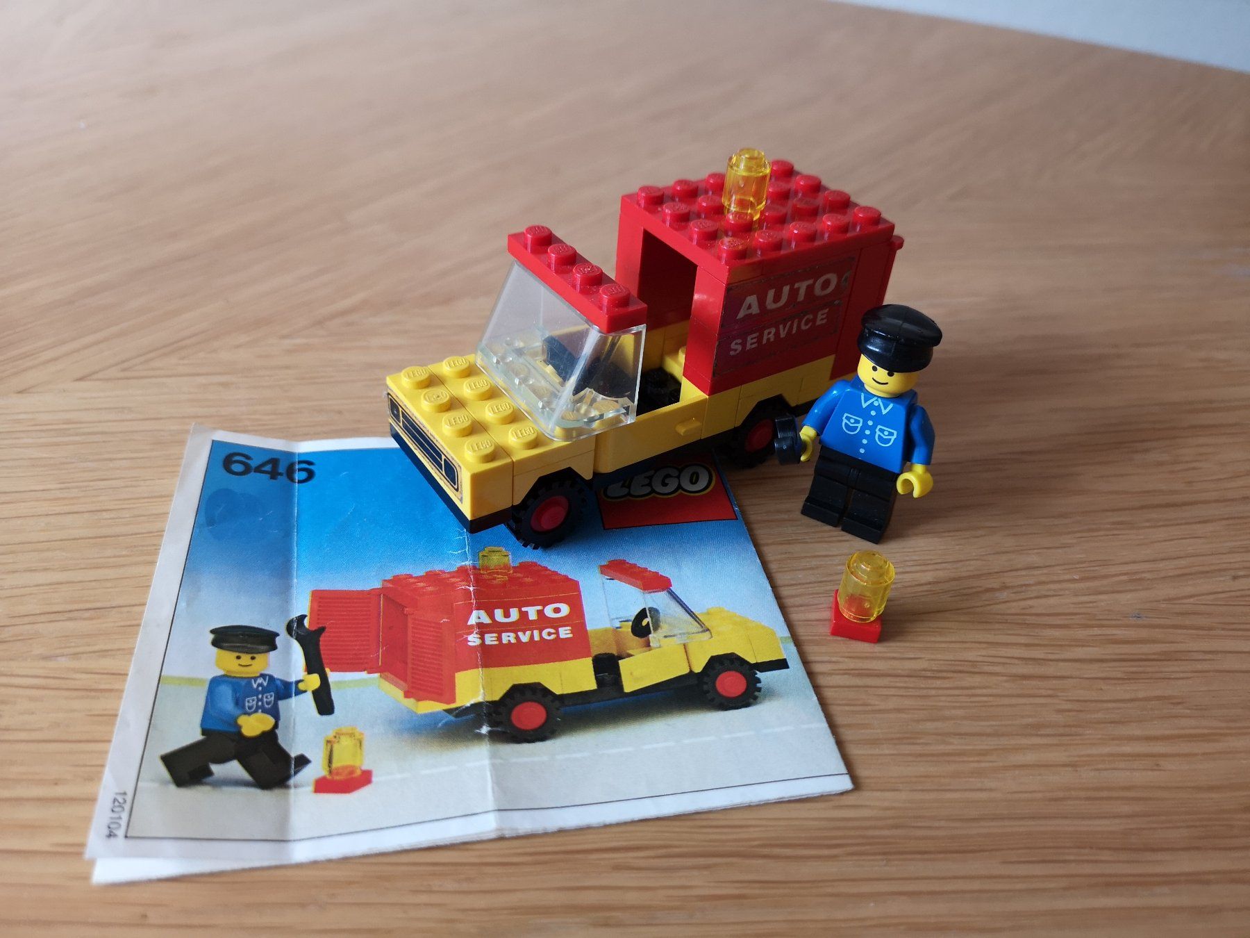 Lego Baukästen: LEGO Oldtimer Auto Service 646 mit Anleitung – Gebraucht aus Unterägeri von Kowi1