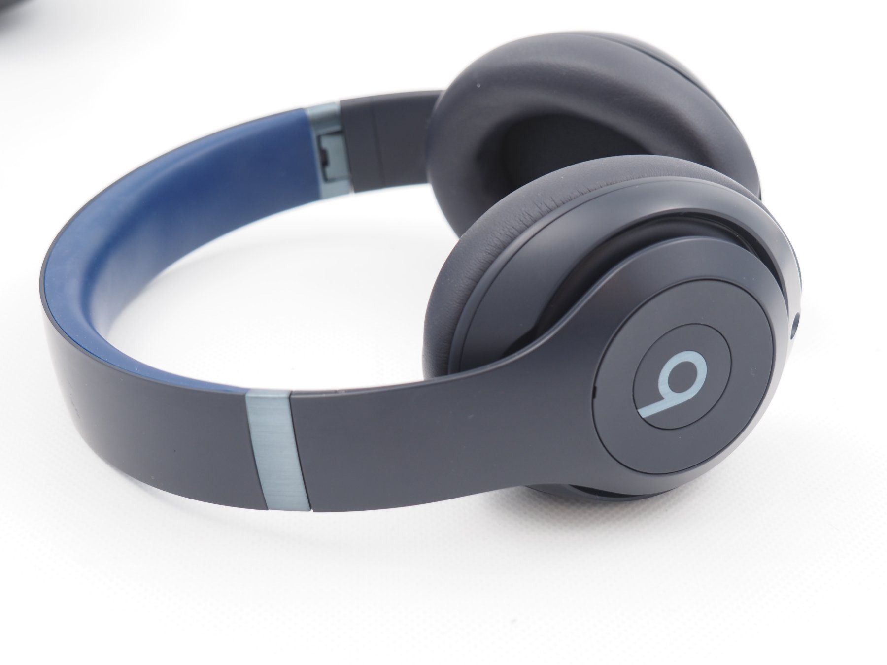 Beats Kopfhörer: BEATS Studio Pro Bluetooth Kopfhörer (26092277DZ) – Gebraucht aus Zürich von fundsachenverkauf 1