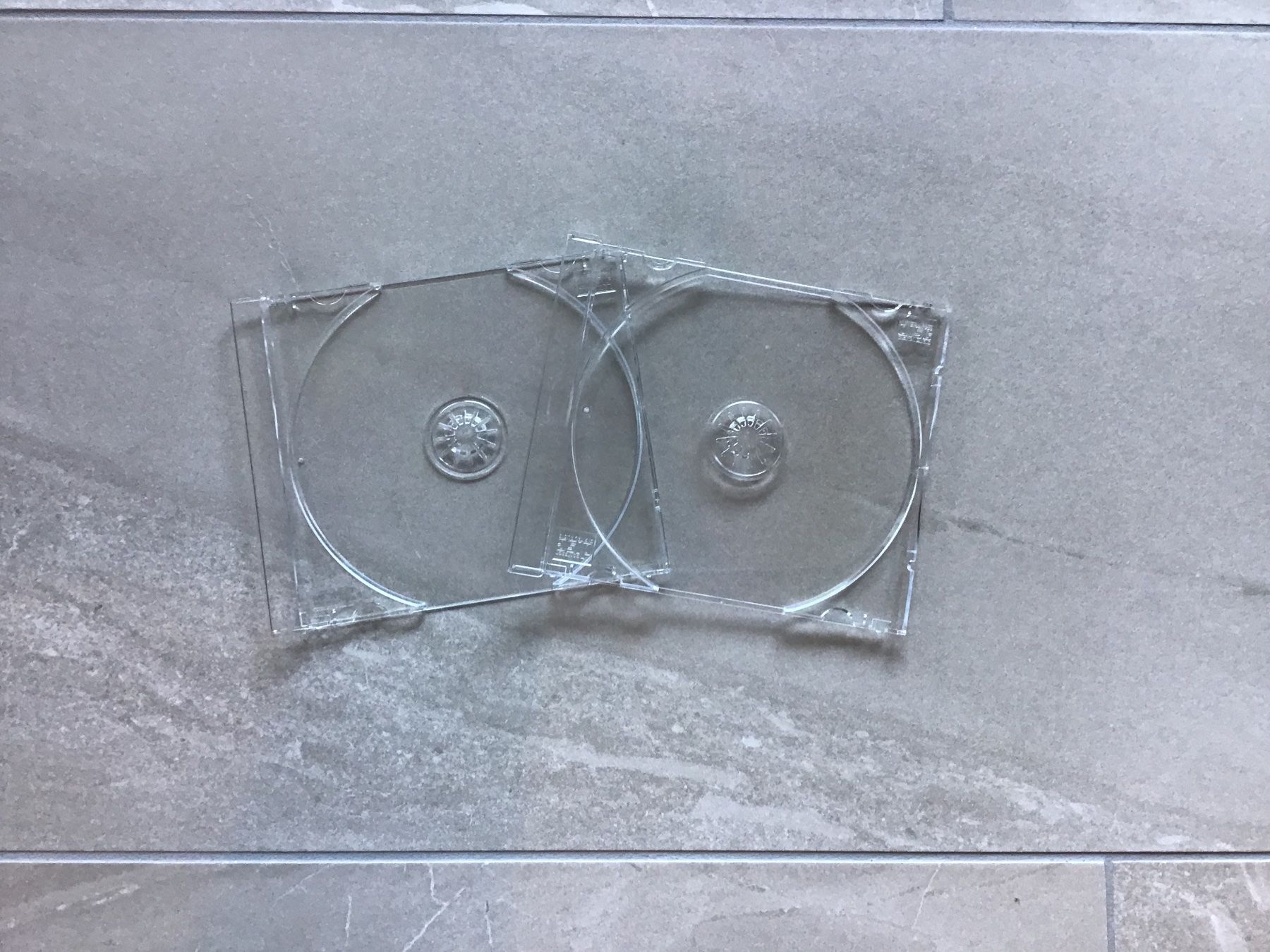 CD: Einleger in CD Hülle 2-er Set transparent – Usato da Giswil venduto da Pingu109