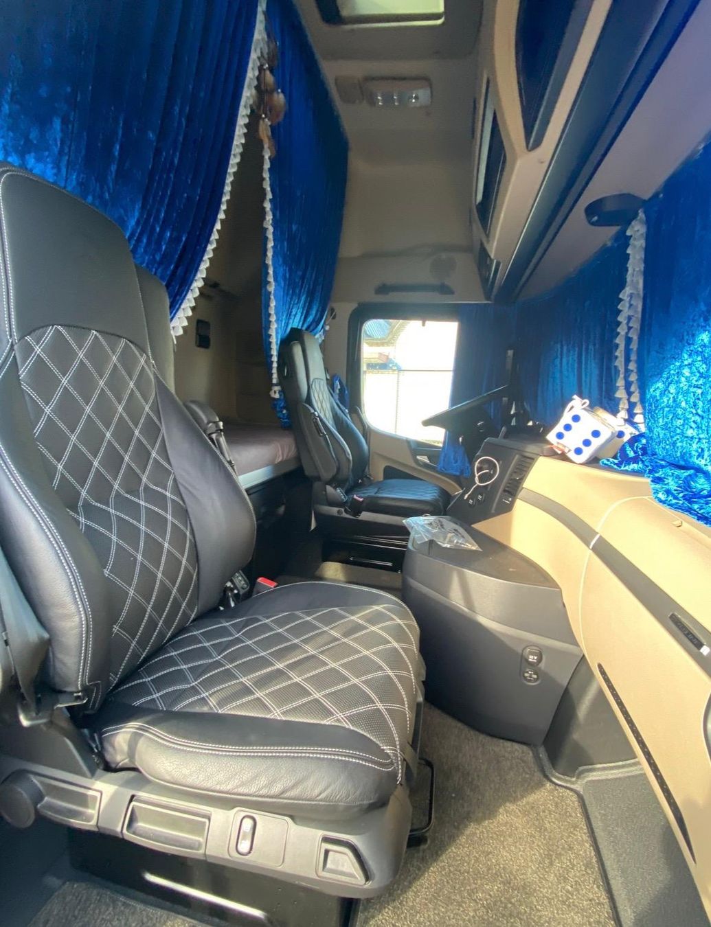 Toutes les décorations: Lkw Vorhang – D'occasion à Matzendorf par and_h96x 6