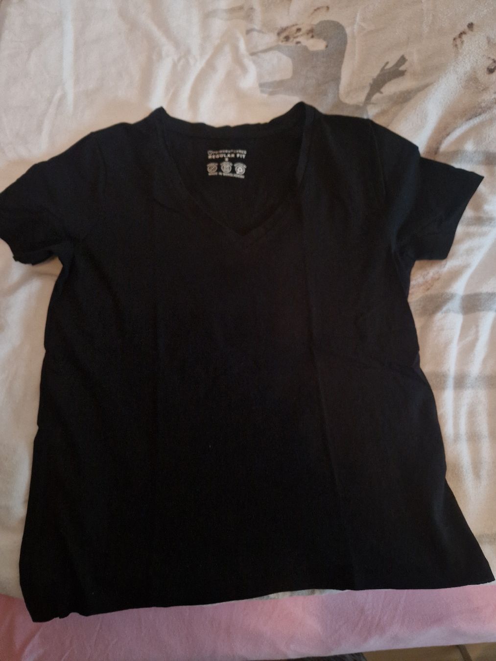 T-Shirts: Schwarze T-Shirts, Top Zustand – Neu (gemäss Beschreibung) aus Ebikon von kov_9vqb 2