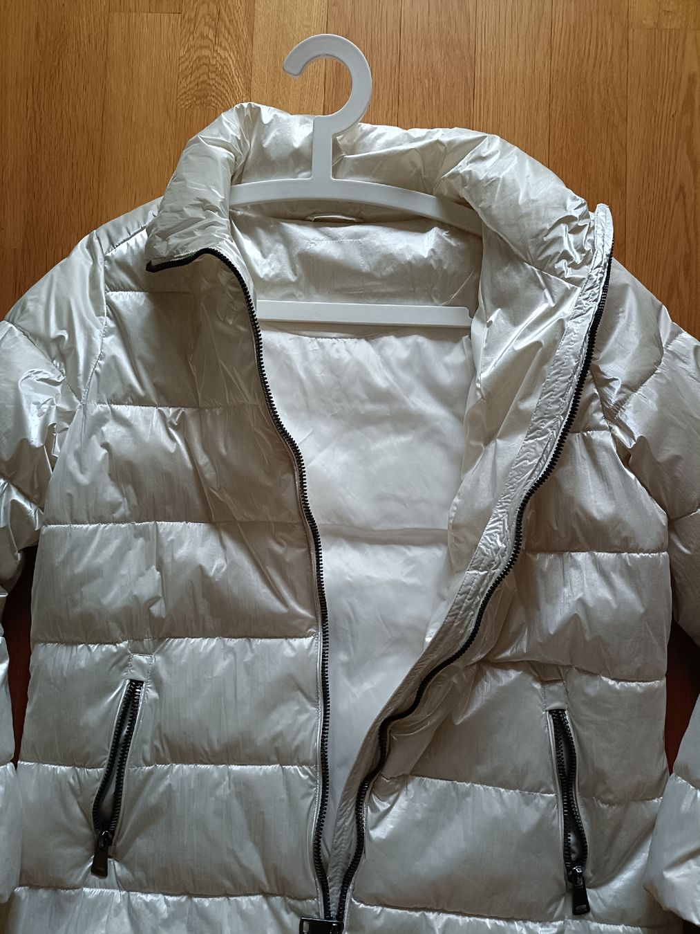 Giacche: Winterjacke, perlmut -glänzend, Neuwertig! – Nuovo (secondo la descrizione) da Wettingen venduto da VO40 1