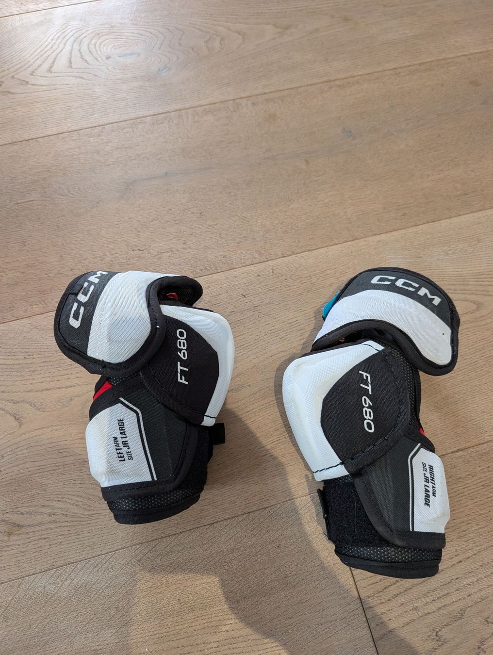 Ccm Protezioni & Imbottiture: CCM JetSpeed FT680 Ellbogenschoner Junior Large – Nuovo (secondo la descrizione) da Gerlafingen venduto da Cooper74 2