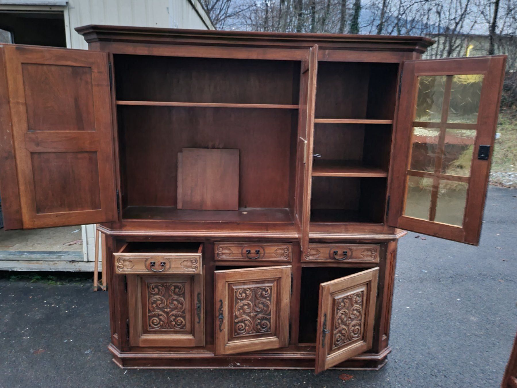Armadi: Magnifique armoire massive – Usato da Monthey venduto da 187-zeroo 2