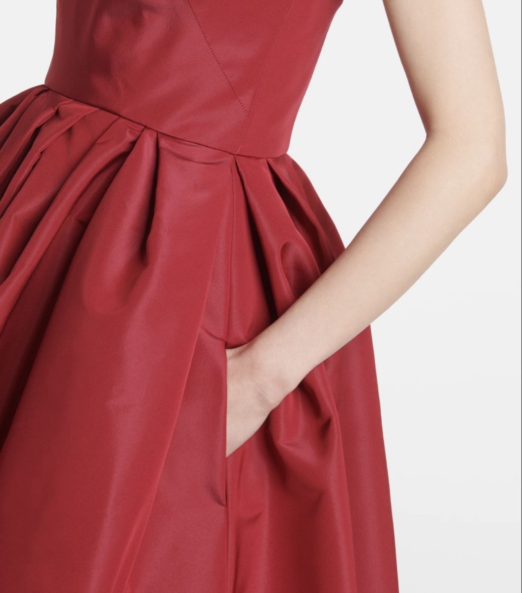 Carolina Herrera Vestiti: Carolina Herrera red silk tafta dress – Nuovo (secondo la descrizione) da Genève venduto da val_rp9x 8