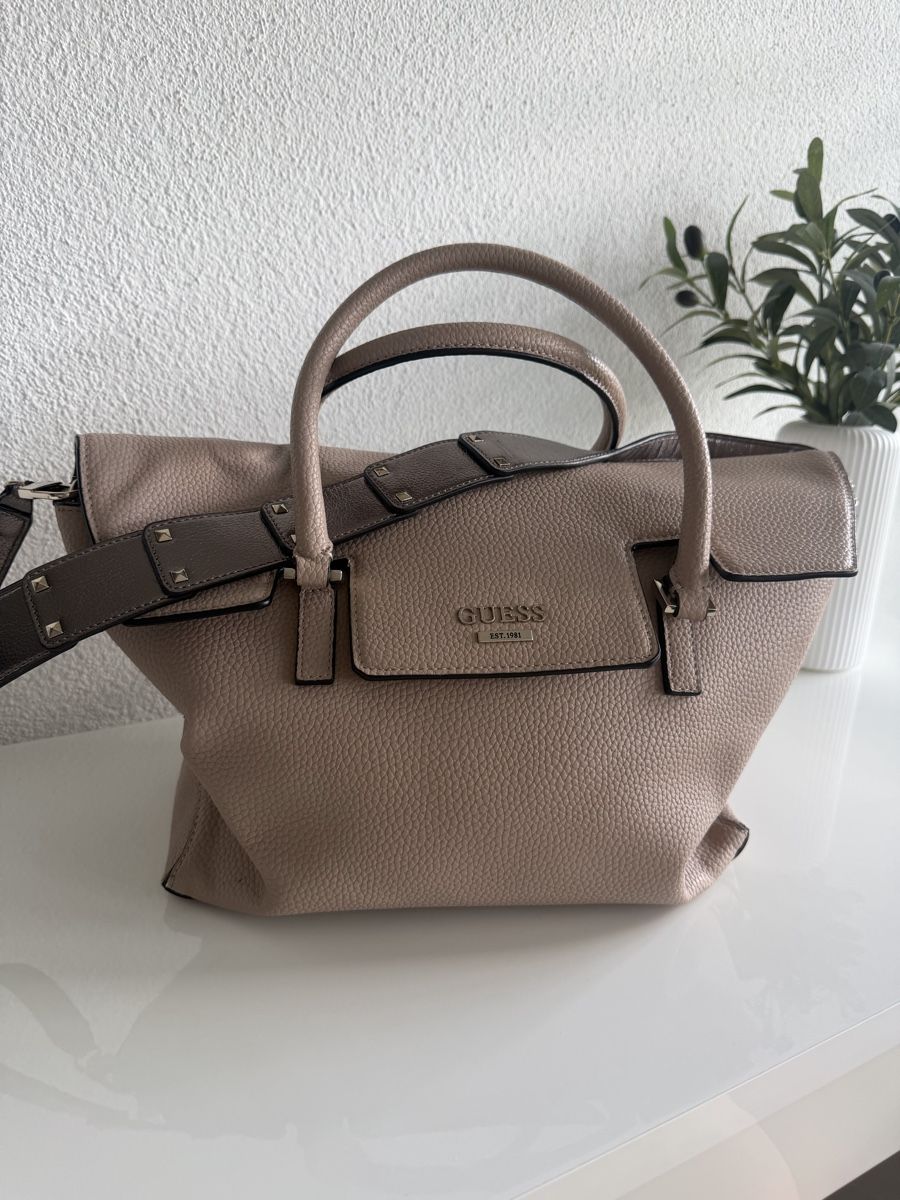 Guess Borse da donna: Guess Tasche – Usato da Adlikon b.Regensdf venduto da Nicoleludha