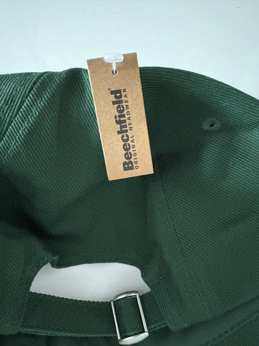 Copricapi, berretti & cappellini: Neues dunkelgrünes Beechfield Cap – Nuovo e nell'imballaggio originale da Zürich venduto da janders 1