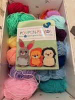 Näh-, Häkelmuster, und Strickwolle für Handarbeiten