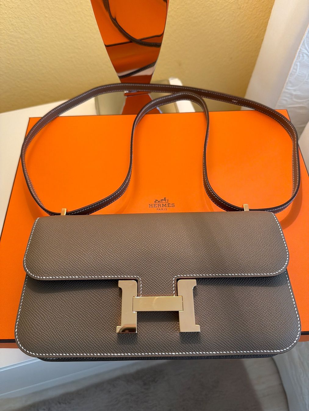 Hermès Borse da donna: Hermès Constance Élan 24 Étoupe Hardware Or Rose Full Set – Nuovo (secondo la descrizione) da St-Légier-Chiésaz venduto da mir_7mcg 4