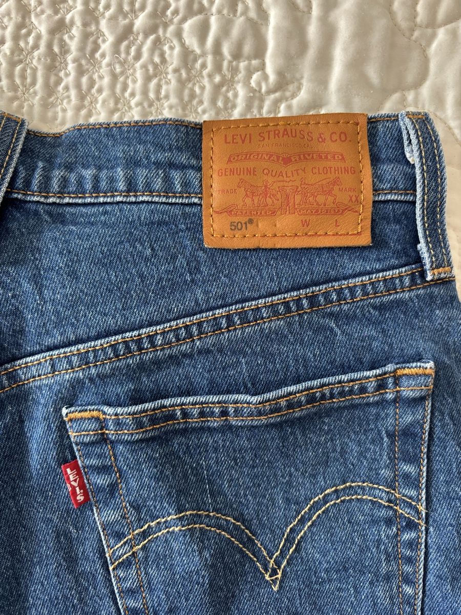 Levi's Jeans: Levis Damen Shorts - Grösse 27 - Neu – Nuovo (secondo la descrizione) da Zug venduto da alex___4 2