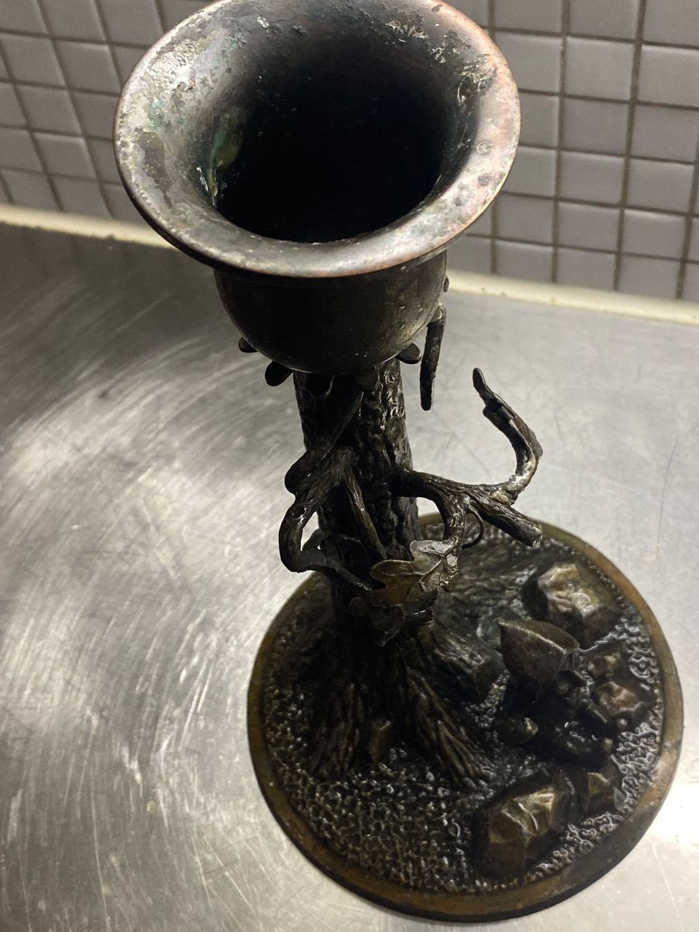 Portacandele: Kerzenständer Bronze mit Zwerg, Baumstammmotiv – Usato da solothurn venduto da soko75 5