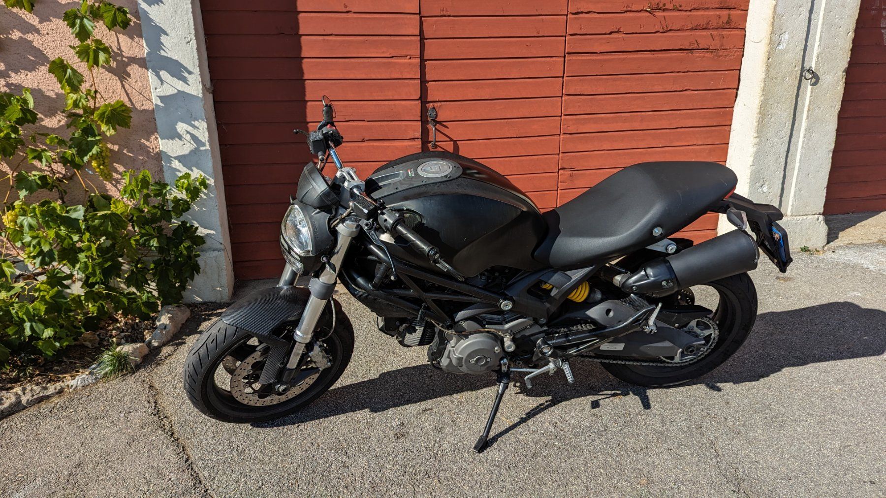 Ducati Strada: Ducati Monster 696 – Usato da Les Charbonnières venduto da manurobra 1