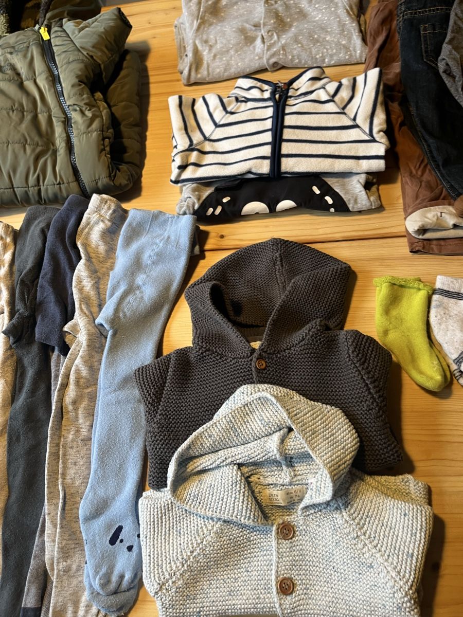 H&M Lotti & Set di vestiti: Kleiderpaket Gr. 74 / 80 Winter – Usato da Adelboden venduto da Jestil20 4