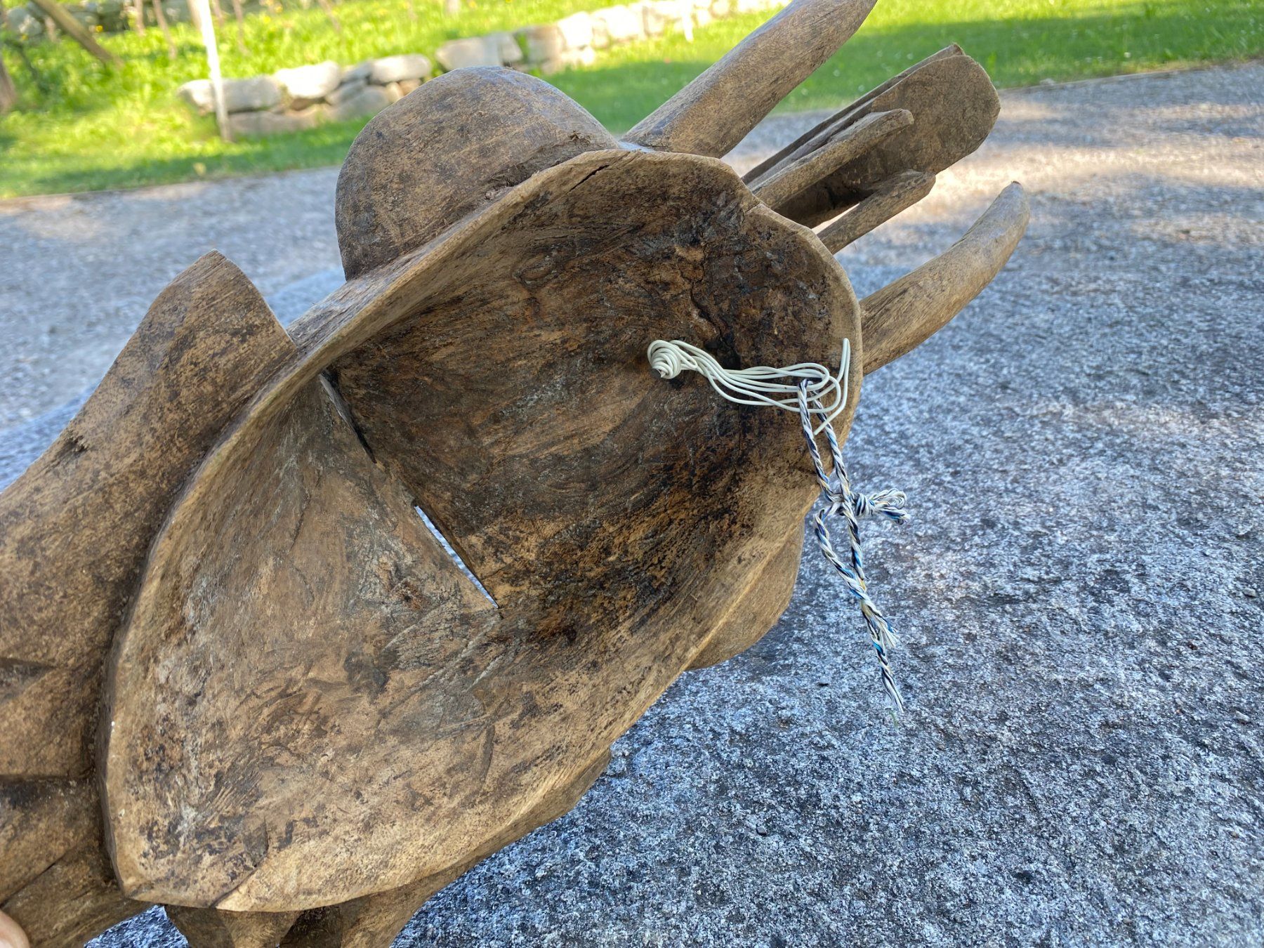 Internationale Kunst: Afrikanische Maske aus Holz 50x20x11cm – Gebraucht aus Vacallo von cri_229f 4