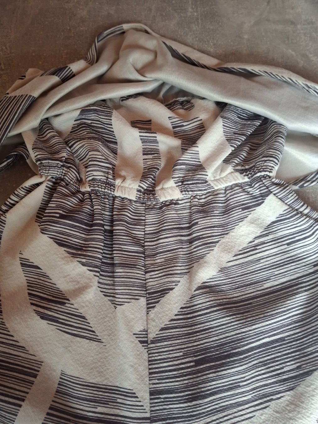 Hosen: Short original avec volant sur le haut taille S – Gebraucht aus Villiers von san_jn5w 2