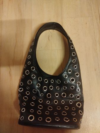 Handtasche mit Löcher