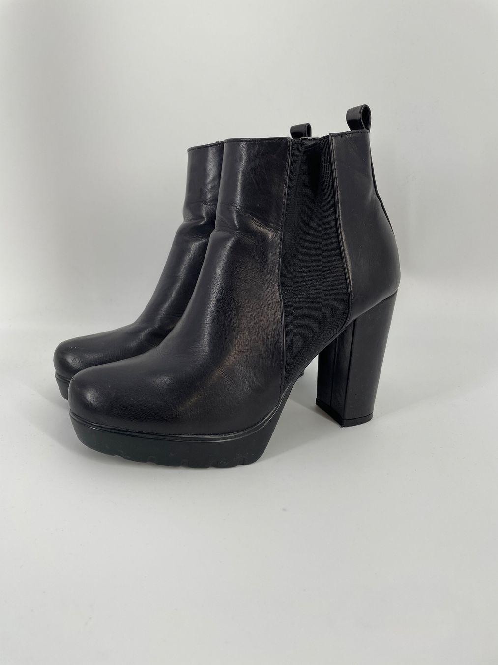 Damenschuhe: Stiefeletten Gr. 39 MISS88 – Gebraucht aus Auenstein von moin.