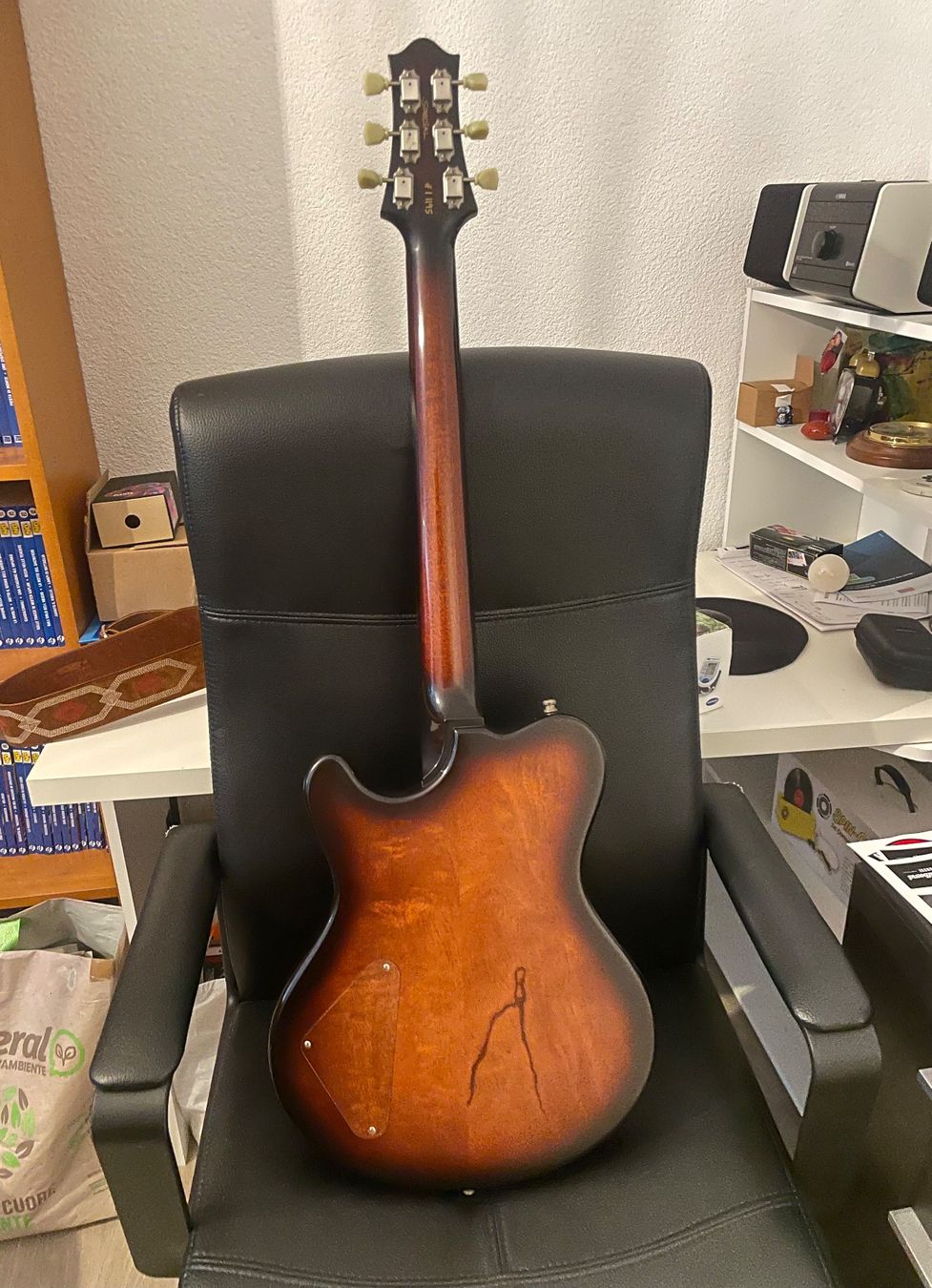 Instruments de musique: Nik Huber Special – D'occasion à Villars-Bramard par def_jcq6 5