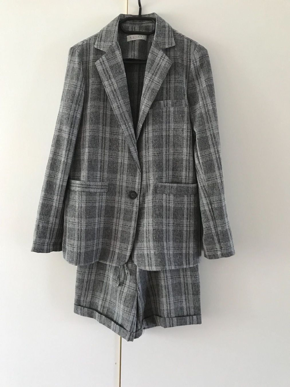Kleiderpakete: Elegante Kombi, Blazer mit Short Gr. S,M – Neu (gemäss Beschreibung) aus Buchs ZH von baagii 1