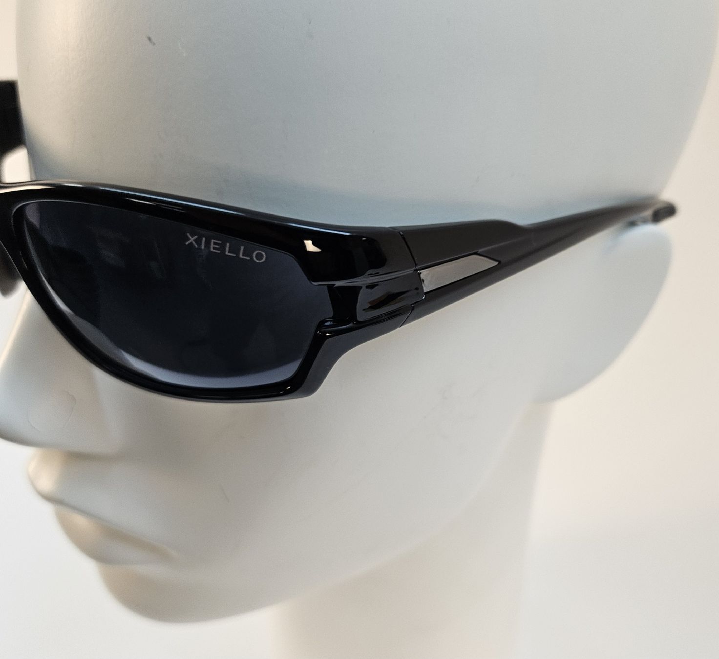 Brillen & Gläser: Sonnenbrille von Xiello "Neu" – Neu und originalverpackt aus Uster von esko.swiss 1