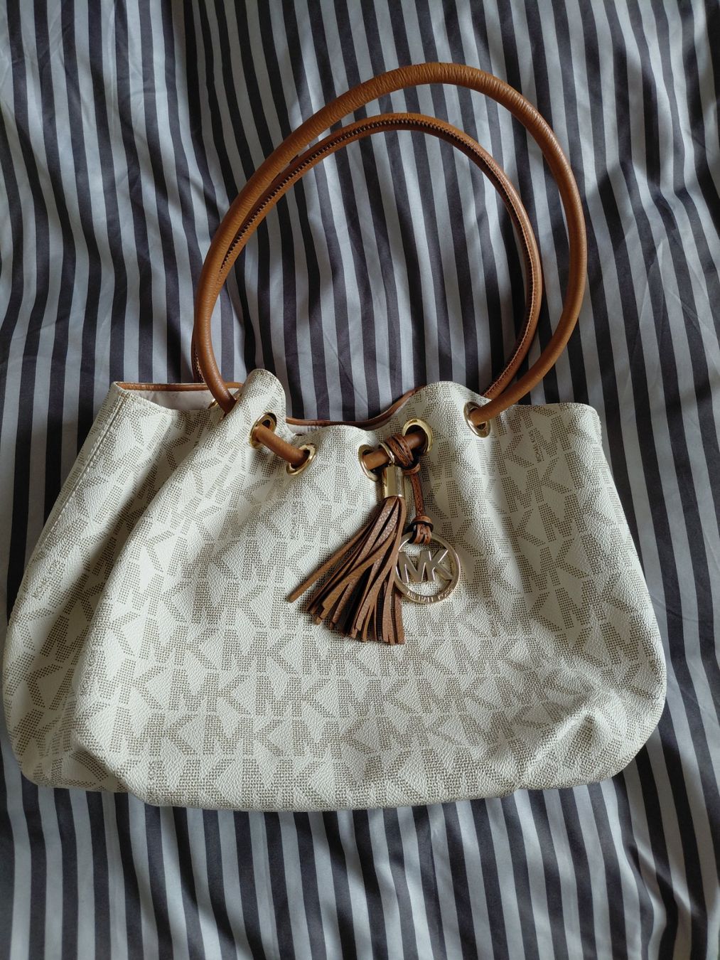 Michael Kors Taschen für Damen: Neuwertiger Michael Kors Handtasche – Neu (gemäss Beschreibung) aus Aesch BL von shiva0211