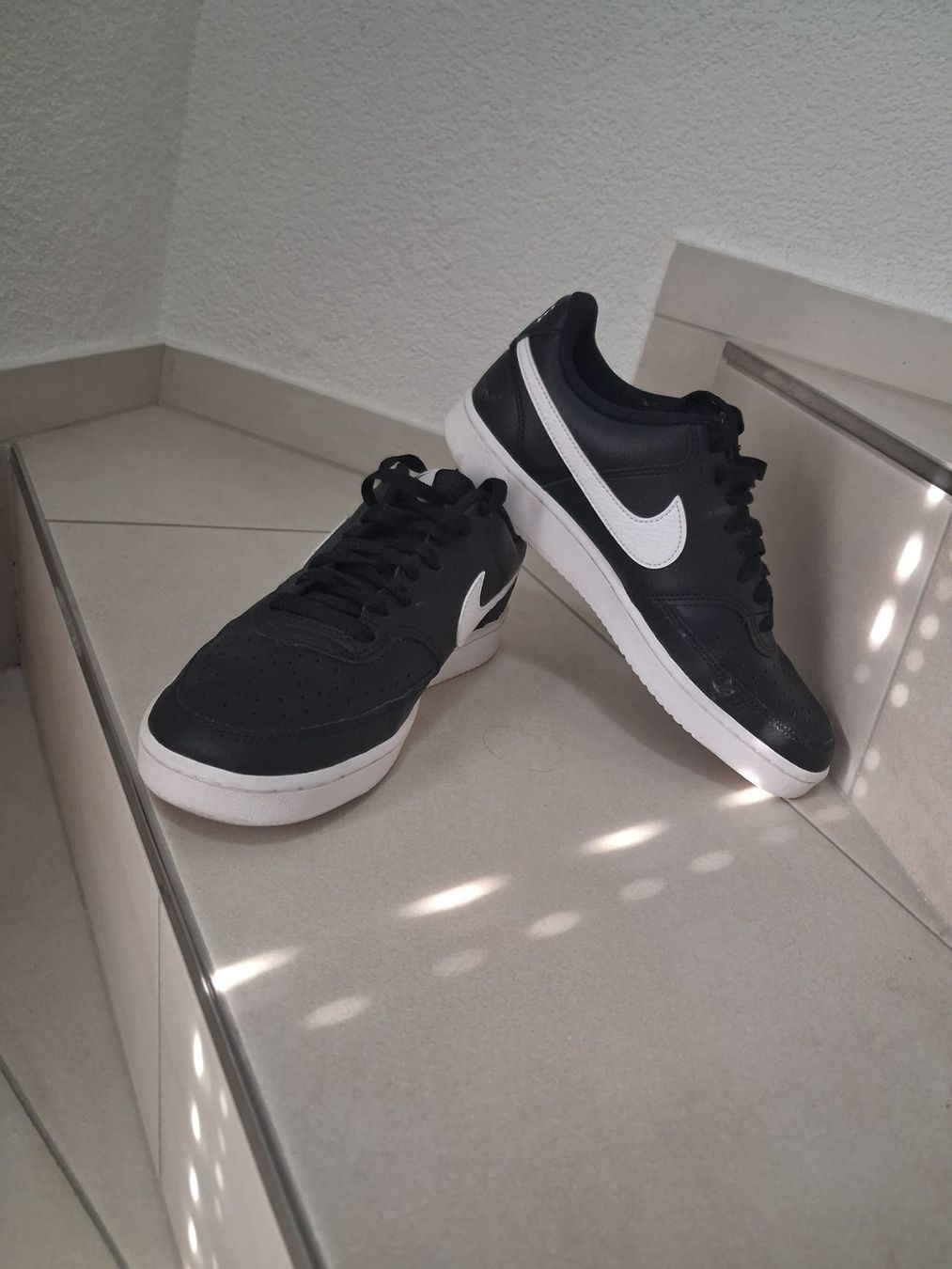Nike Herrenschuhe: Neue Nike Schuhe Grösse 40 – Neu (gemäss Beschreibung) aus Benzenschwil von Romobebu