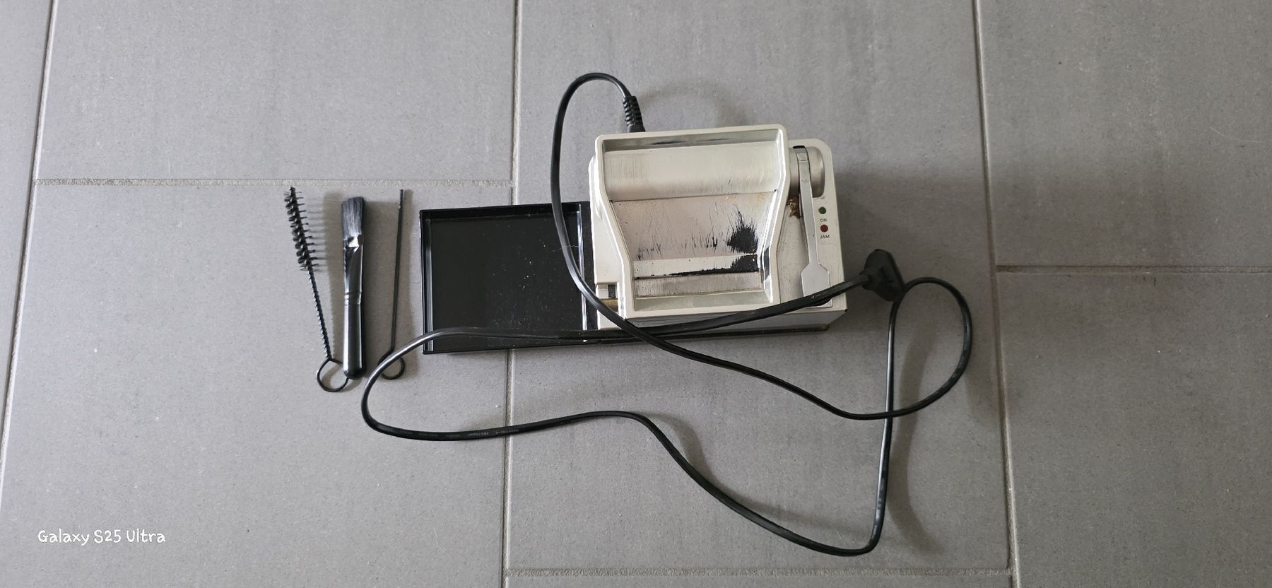 Tabacchi: Zigarettenmaschine elektrisch mit Zubehör – Usato da Hildisrieden venduto da Ladygirl97