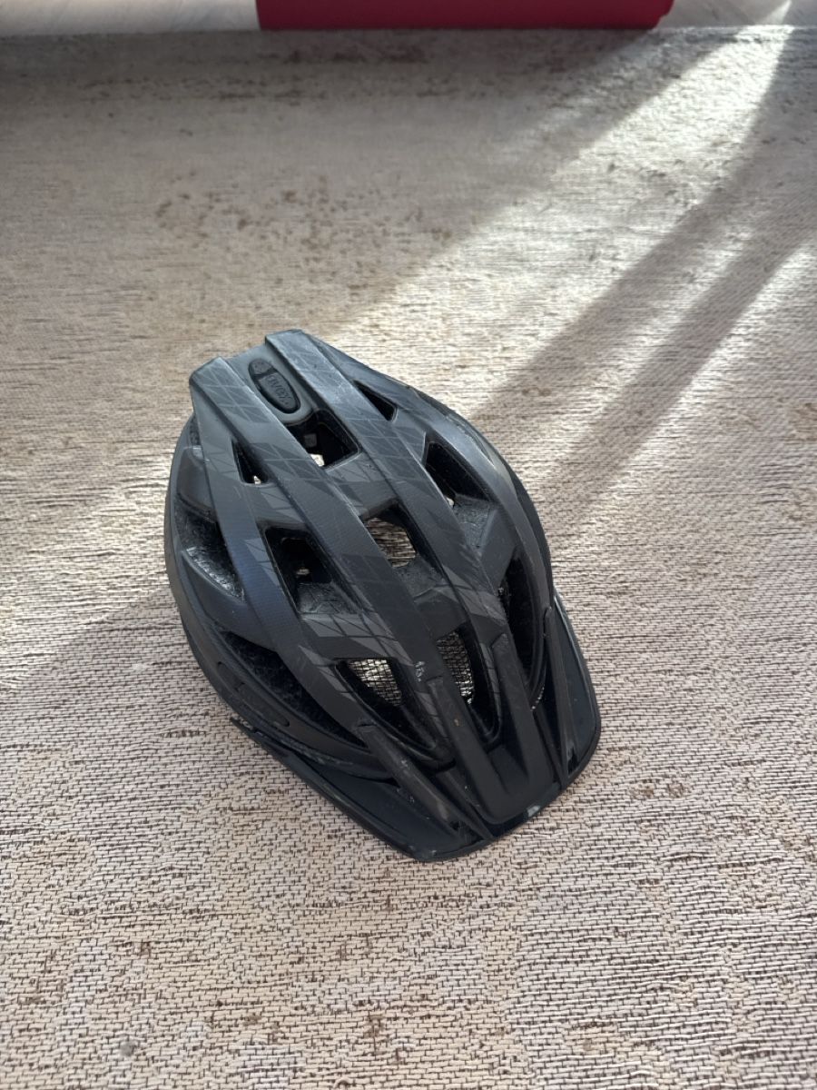 Uvex Caschi: Fahrradhelm 52-57cm – Usato da Zuzwil SG venduto da DanielaB46