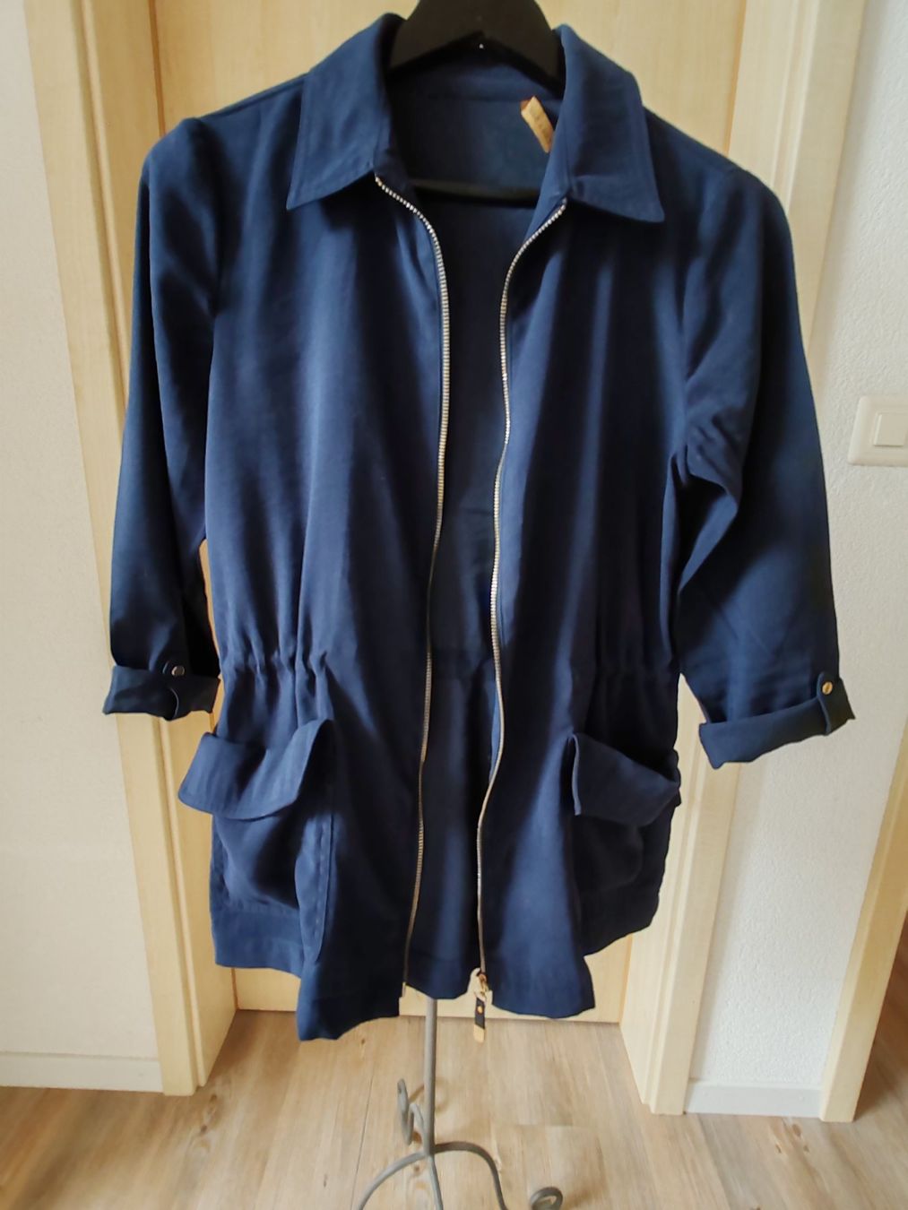 Zara Giacche: Neuwertige, dunkelblaue Parka-Jacke – Nuovo (secondo la descrizione) da Egnach venduto da bgdo26 4