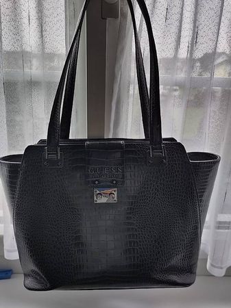 Elegante Guess Handtasche in Kroko-Optik - Top Zustand!