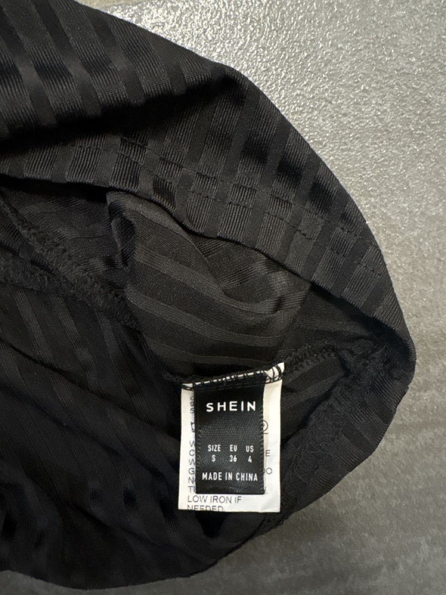 Shein Top: Shein Top Grösse S – Usato da Rümlang venduto da svent 3