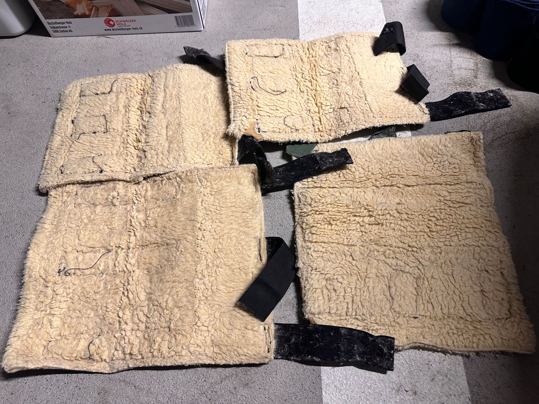 Stinchiere & Fasciature: 4 Pferde Stallgamaschen mit Fleece Innenfutter gebraucht – Usato da Tuggen venduto da wollistar 2