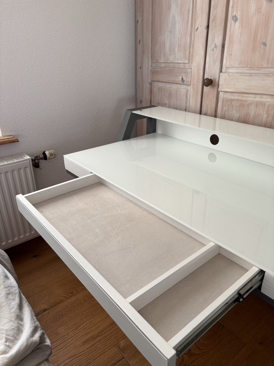 Bureaux: Schreibtisch – D'occasion à Buchs AG par jet_s5rz 1