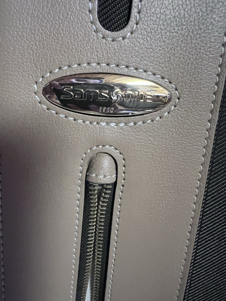 Samsonite Valises de voyage: Reisekoffer Samsonite 37x54x21 (35) – D'occasion à Glattfelden par maa_qcj8 1