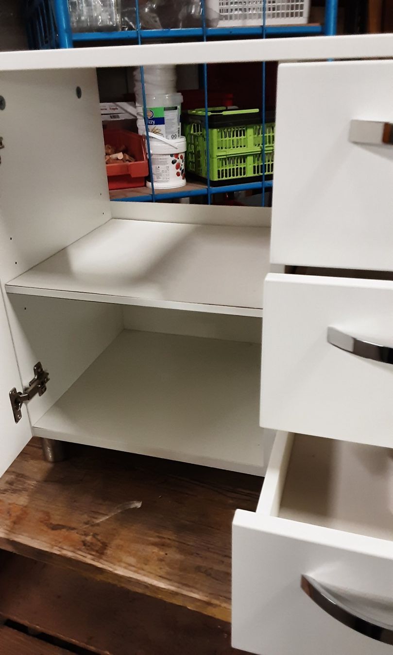 Mobili per bagno: Badezimmermöbel – Usato da Stans venduto da Kaelti 3