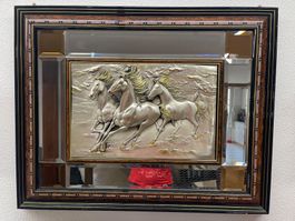 Wandbild mit drei Pferden, Spiegel- Holzrahmen.