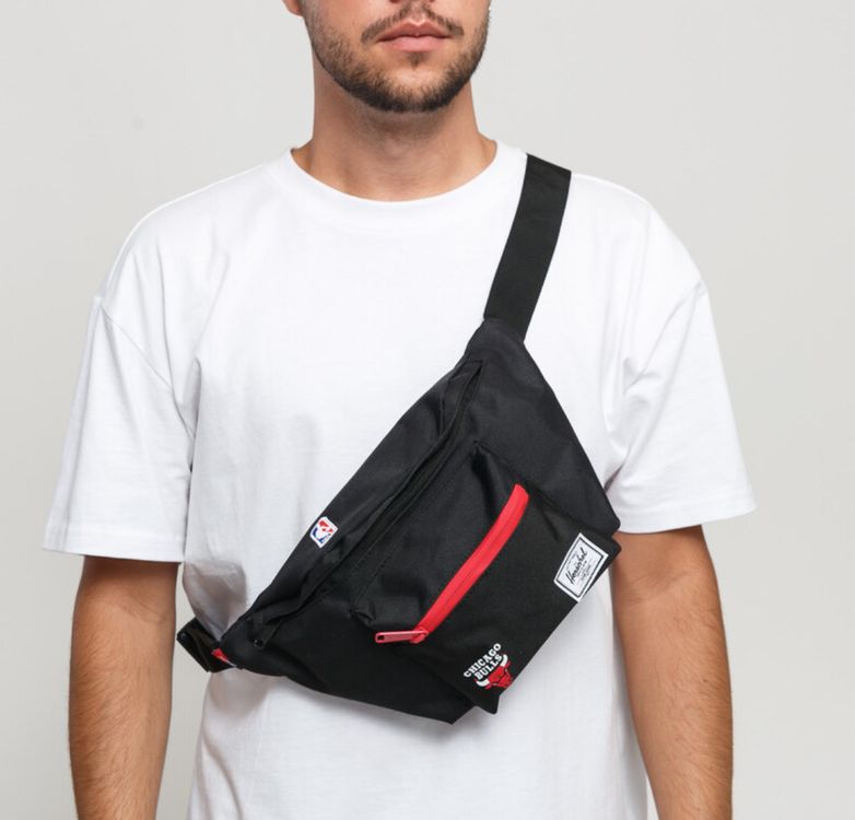 Herschel Borse: Chicago Bulls NBA Herschel Sac banane très bonne état – Usato da Genève venduto da MonPucier