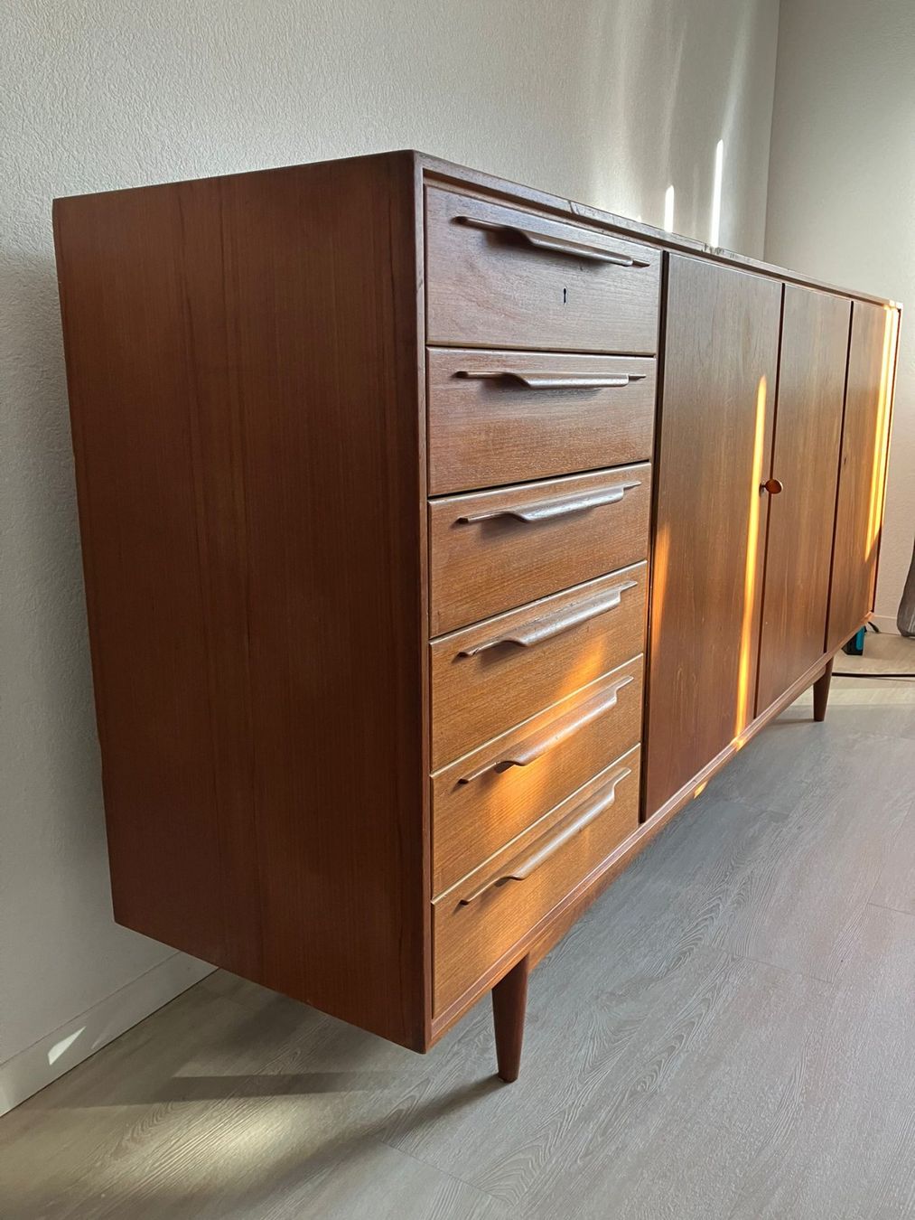 Credenze: Buffet design classique vintage bon état – Usato da Fribourg venduto da fairtrade1957 6