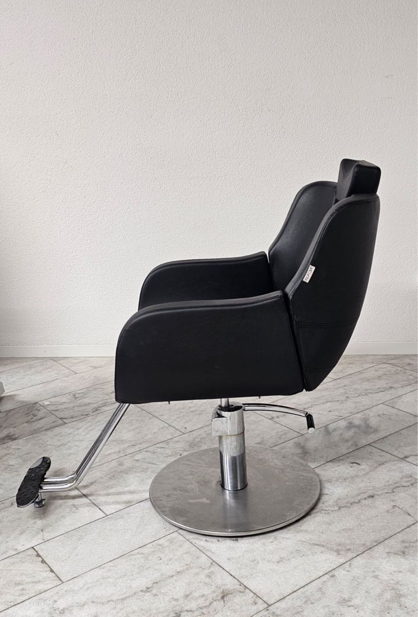 Sedie: 3x Coiffeurstuhl Friseurstuhl Barber Set – Usato da Fahrweid venduto da ber_hxd7 2