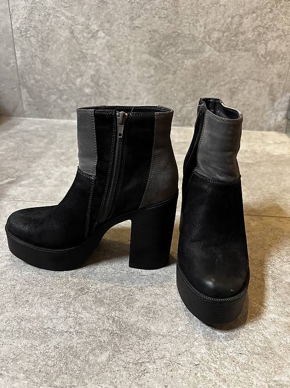 Scarpe da donna: CATWALK STIEFELETTEN SCHWARZ/GRAU – Usato da Malix venduto da sar_7wjr 2