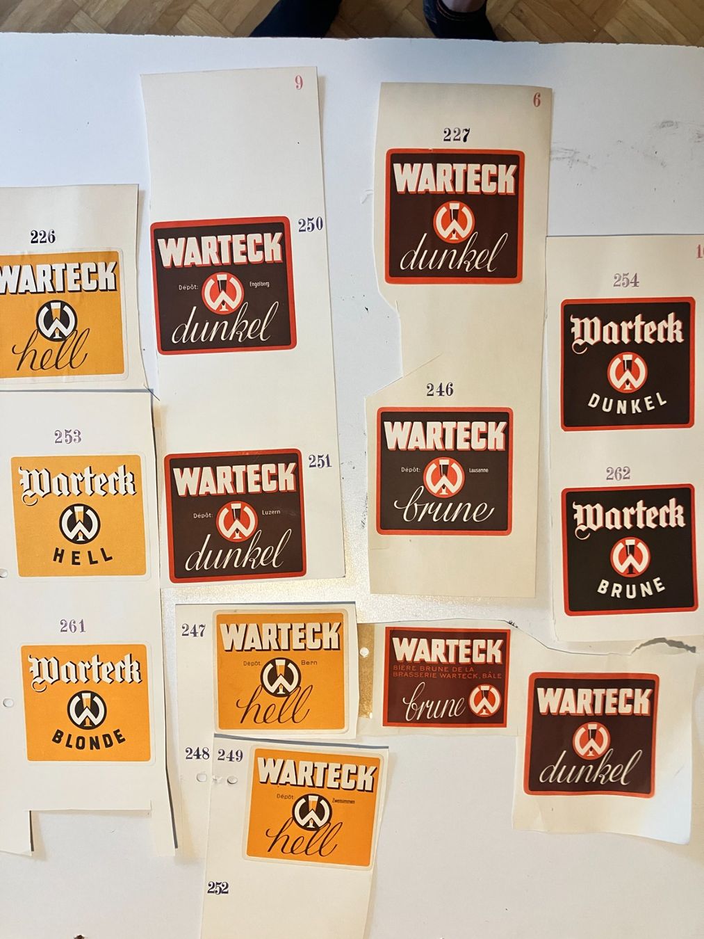 Sticker: Etiketten Warteck Bier Hell Dunkel div. Depots – Usato da Basel venduto da djwwpp