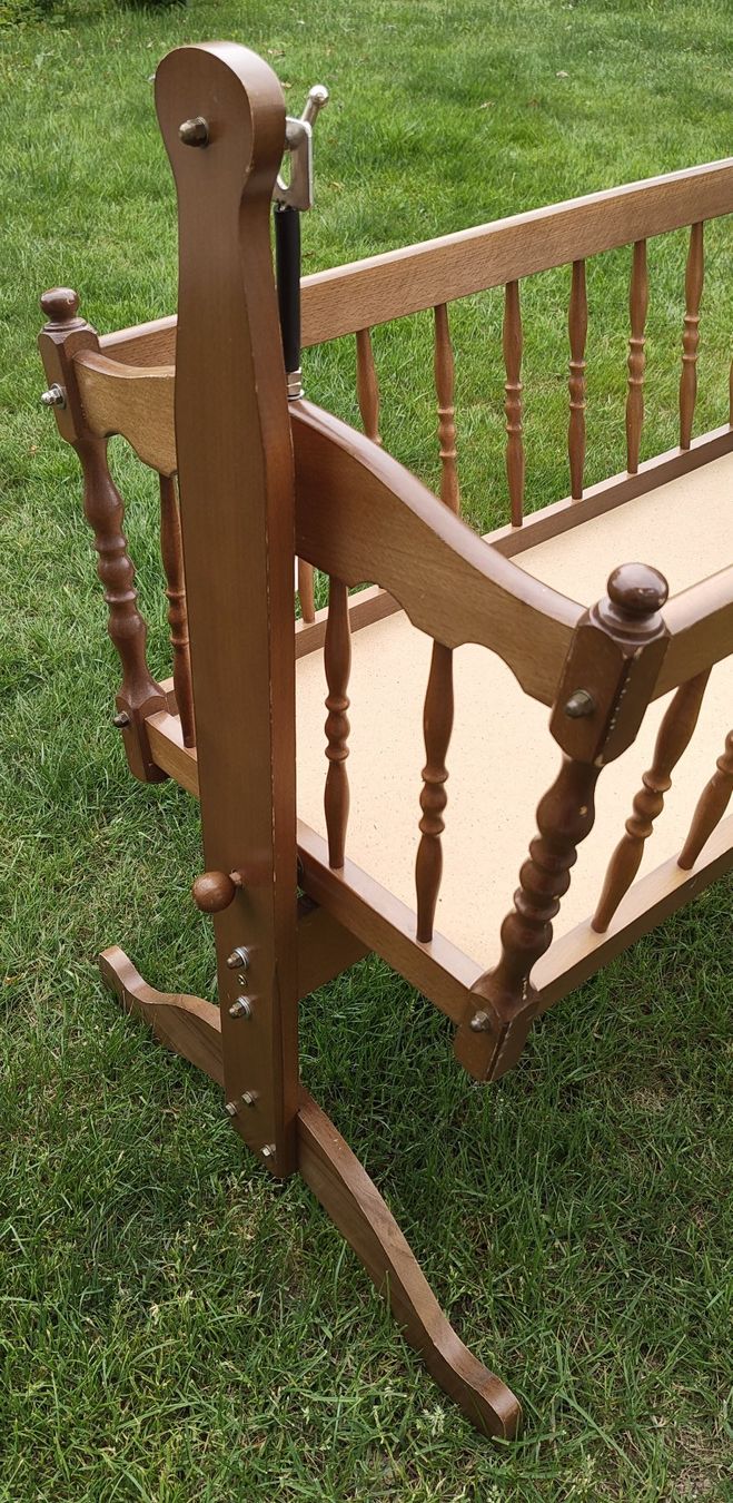 Wiegen & Stubenwagen: Holz-Wiege, Babywiege – Gebraucht aus Biberist von Slick 3