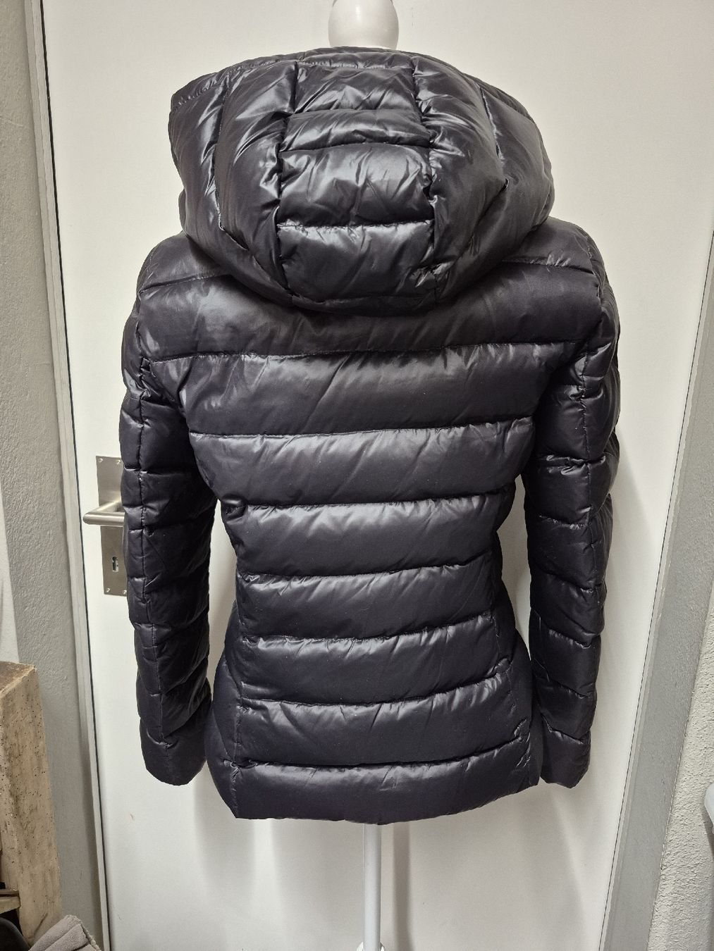 Benetton Jacken: Benetton Daunenjacke Gr.36 schwarz – Gebraucht aus Merligen von muss_haben 1
