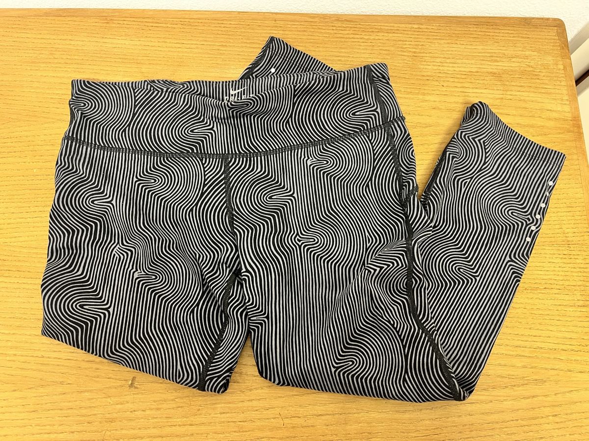 Nike Leggings: 3/4 Sporthose von Nike Grösse M-L – Usato da Teufenthal AG venduto da Nanahu