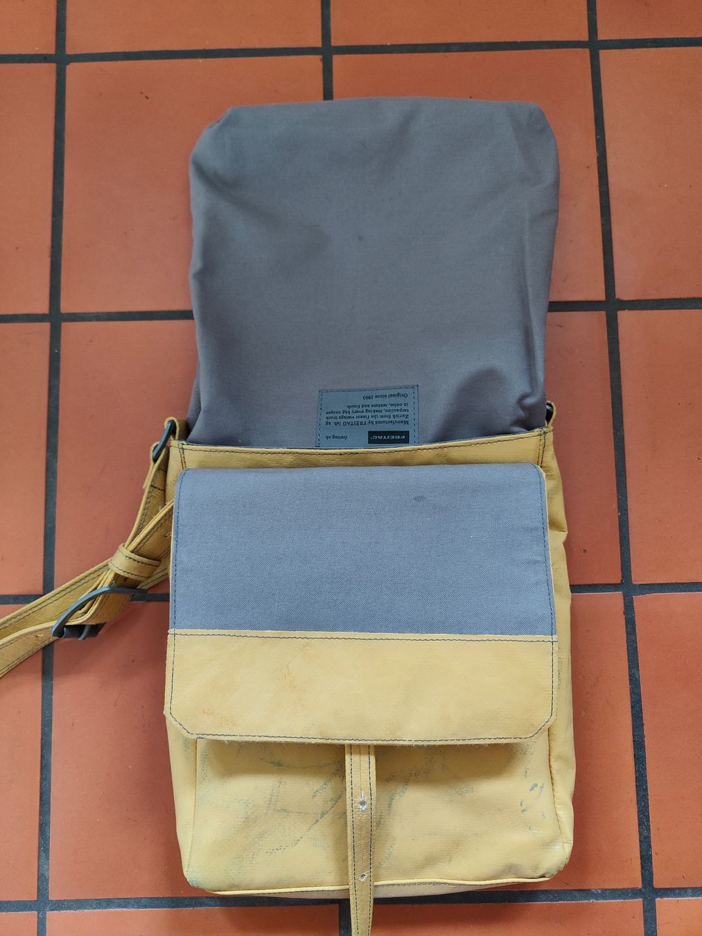 Freitag Taschen: Freitagtasche Hermitz R517 – Gebraucht aus Winterthur von 1rainbow54 2