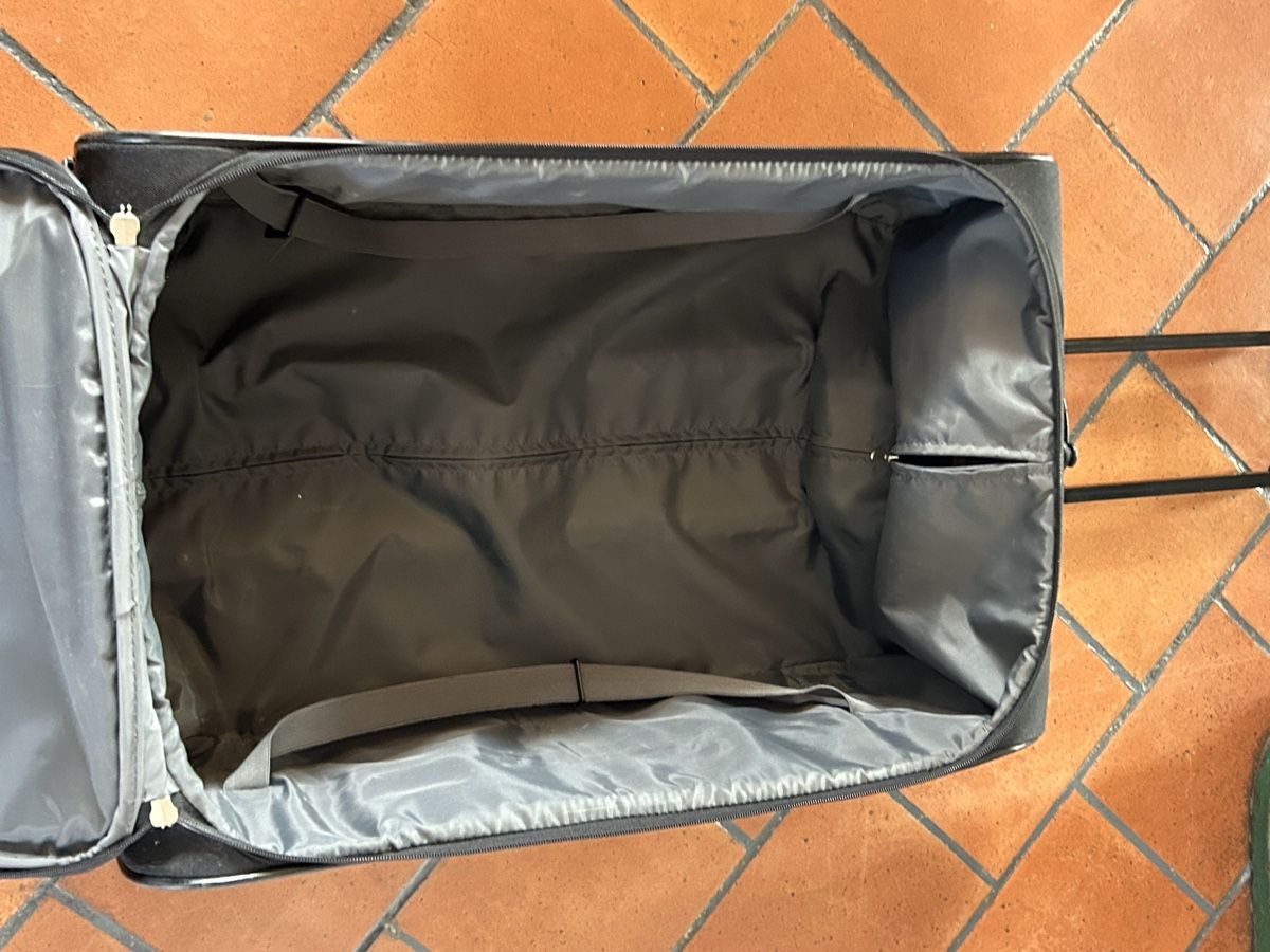 Delsey Reisekoffer: Koffer Delsey – Gebraucht aus Basel von and_pky9 3