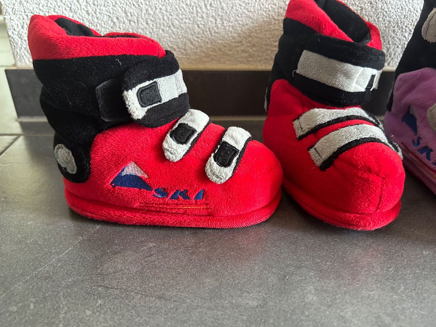 Schuhe für Jungen: Coole Skischuh-Hausschuhe aus Stoff – Neu (gemäss Beschreibung) aus Koppigen von Gustaff14 2