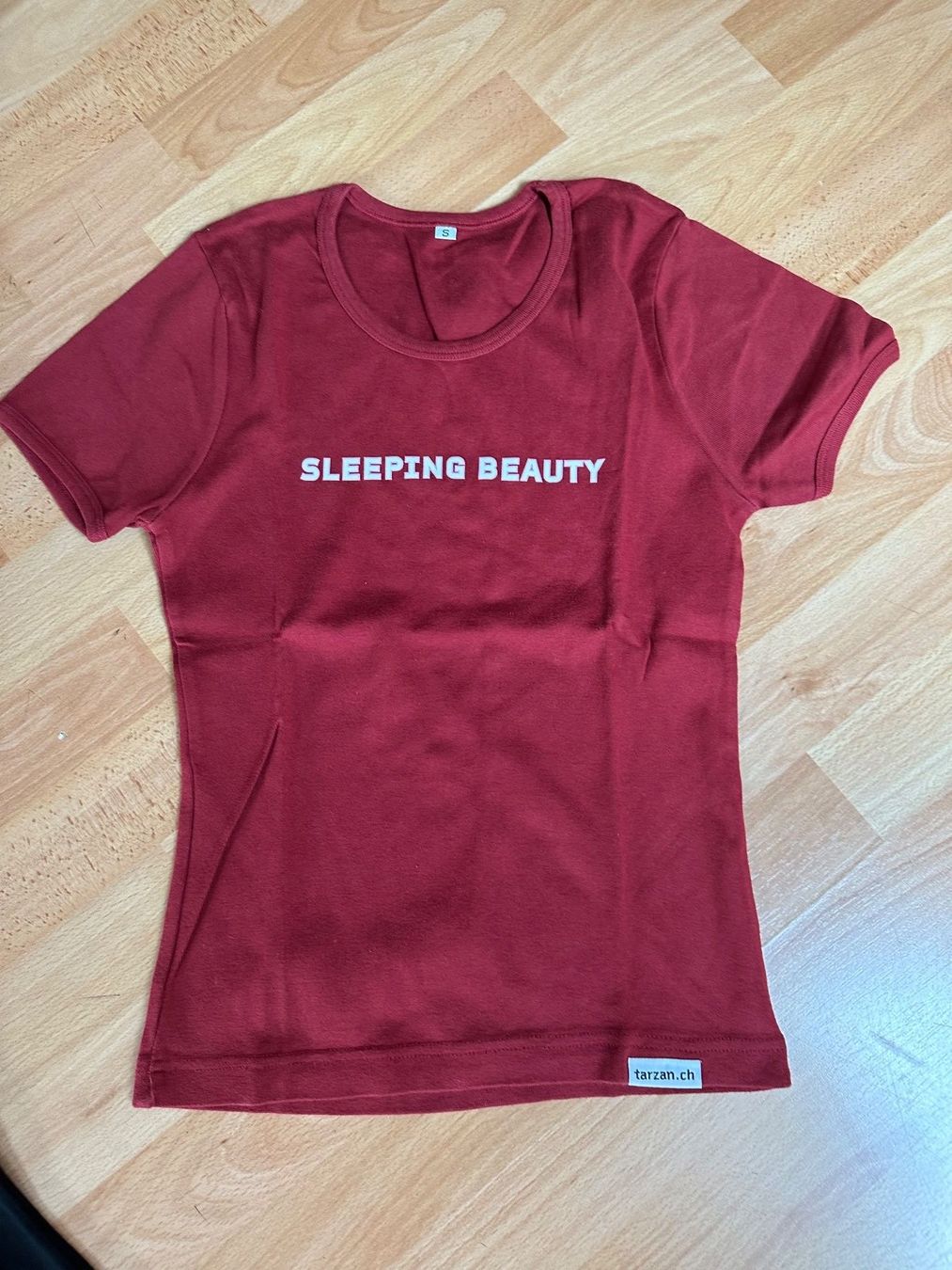 T-shirt: Tarzan T-Shirt – Nuovo (secondo la descrizione) da Basel venduto da Tony2006