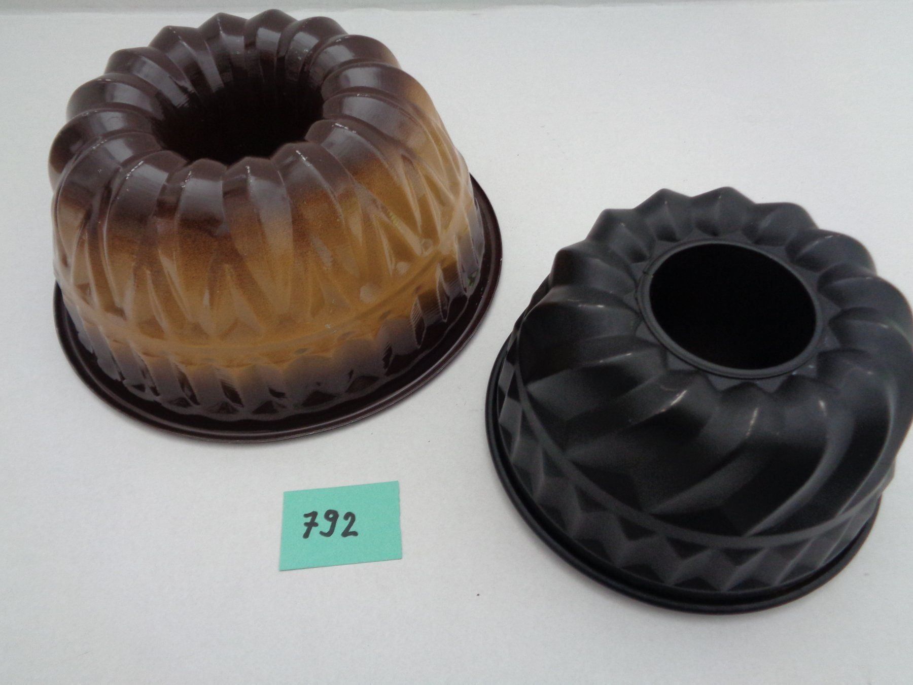 Backformen: 2 Gugelhupfformen – Gebraucht aus Chur von omonia
