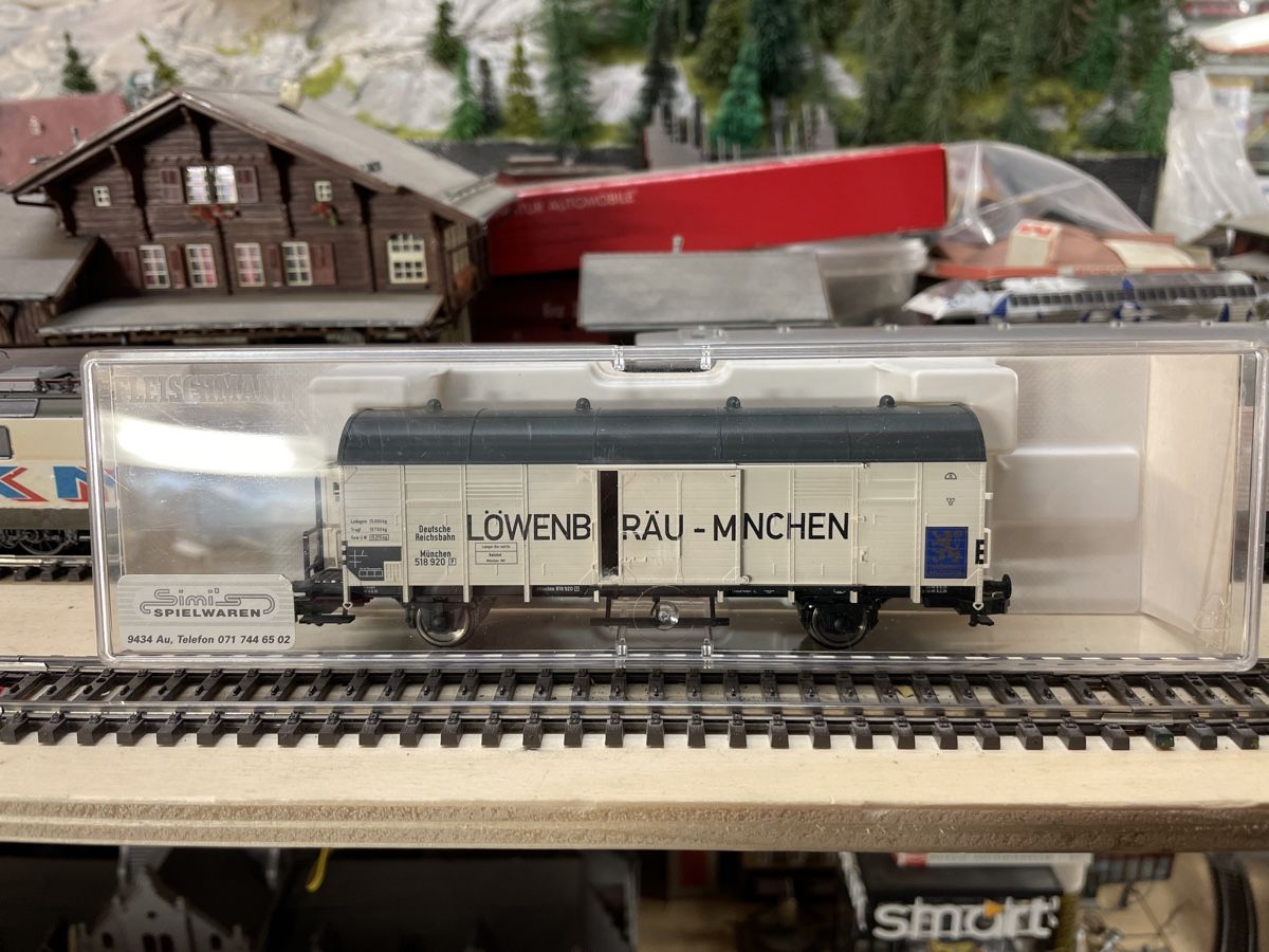 Fleischmann Trains électriques: Fleischmann Güterwagen Löwenbräu-München DR – Neuf avec emballage d'origine à Gossau SG par Krokodil344